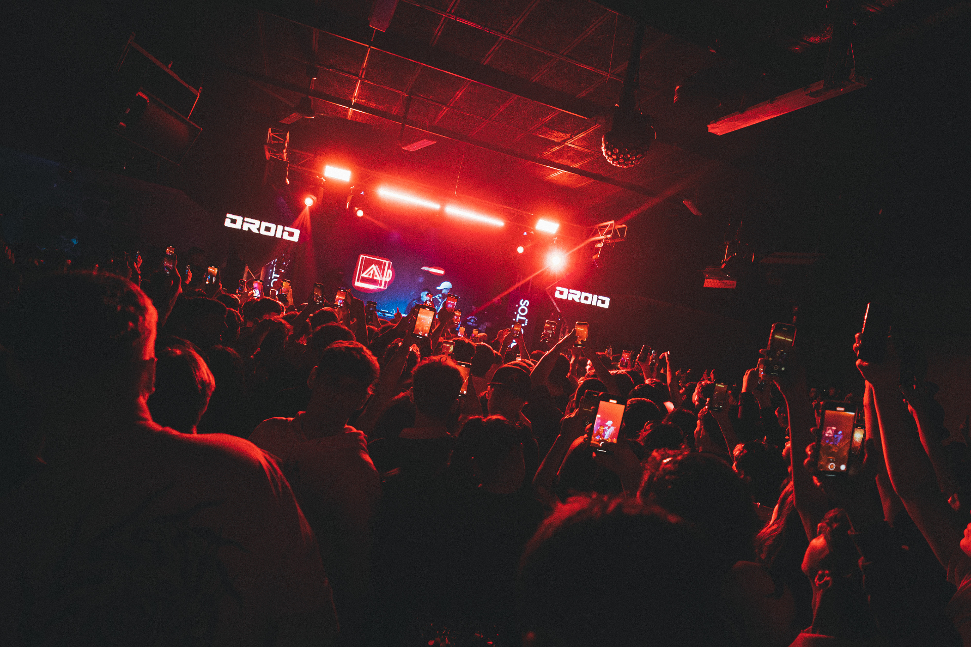 DROID — stage red lights